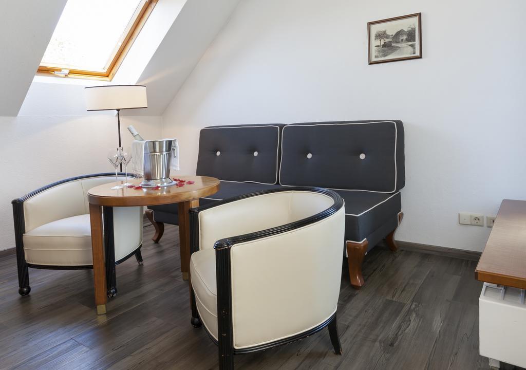 Romantik Hotel Johanniter-Kreuz อูเบอร์ลิงเงน ภายนอก รูปภาพ