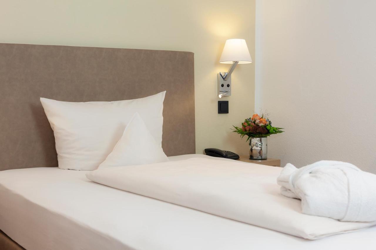 Romantik Hotel Johanniter-Kreuz อูเบอร์ลิงเงน ภายนอก รูปภาพ