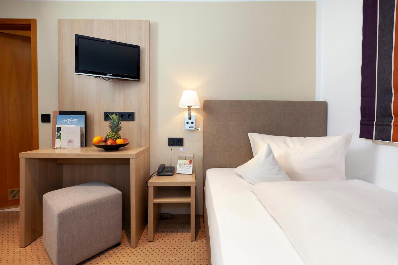 Romantik Hotel Johanniter-Kreuz อูเบอร์ลิงเงน ภายนอก รูปภาพ