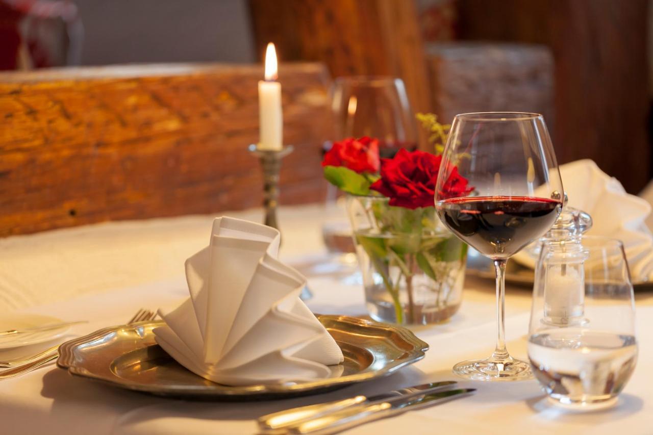 Romantik Hotel Johanniter-Kreuz อูเบอร์ลิงเงน ภายนอก รูปภาพ